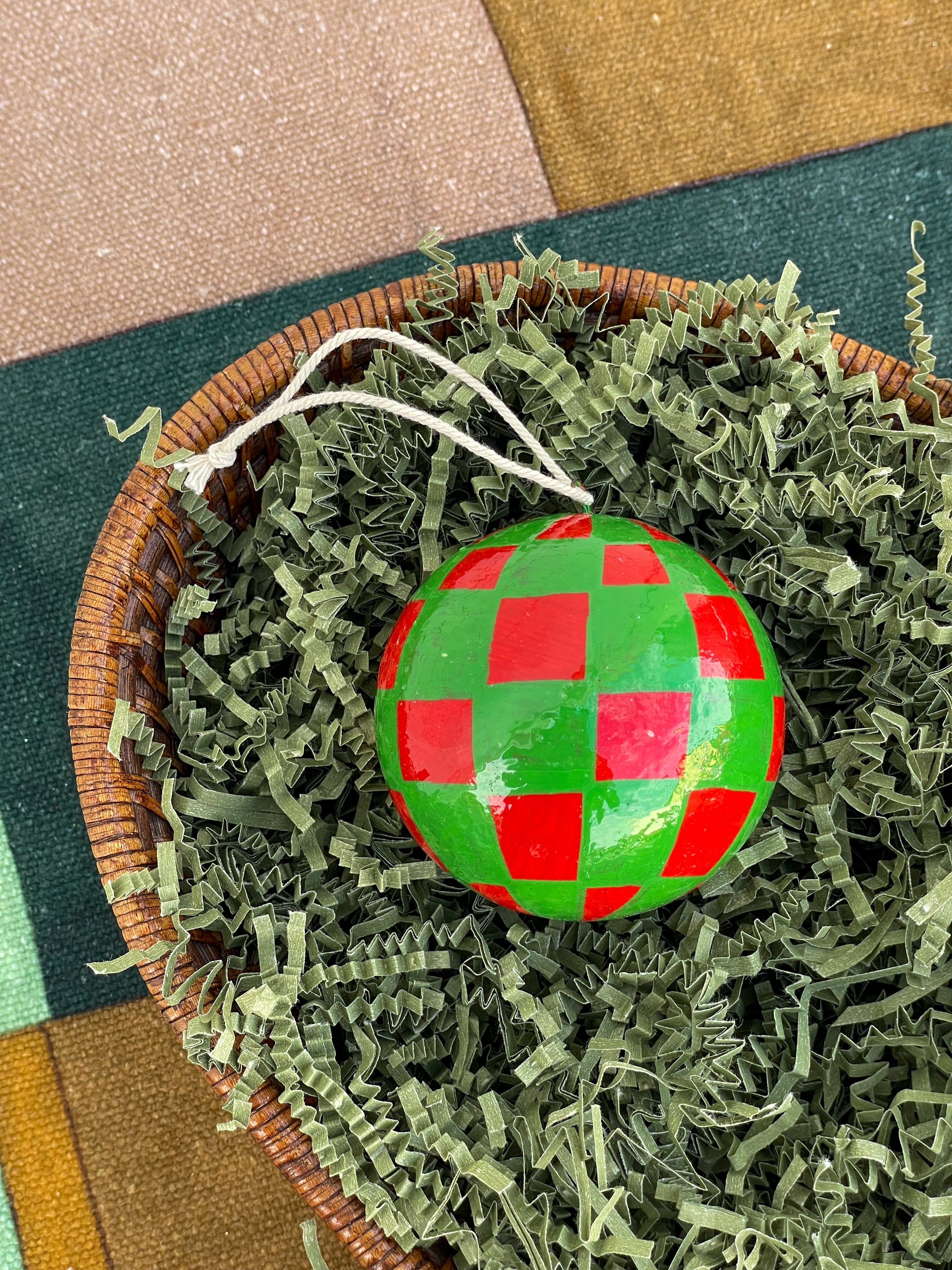 Papier-mâché Bauble Checkerboard Green/Red