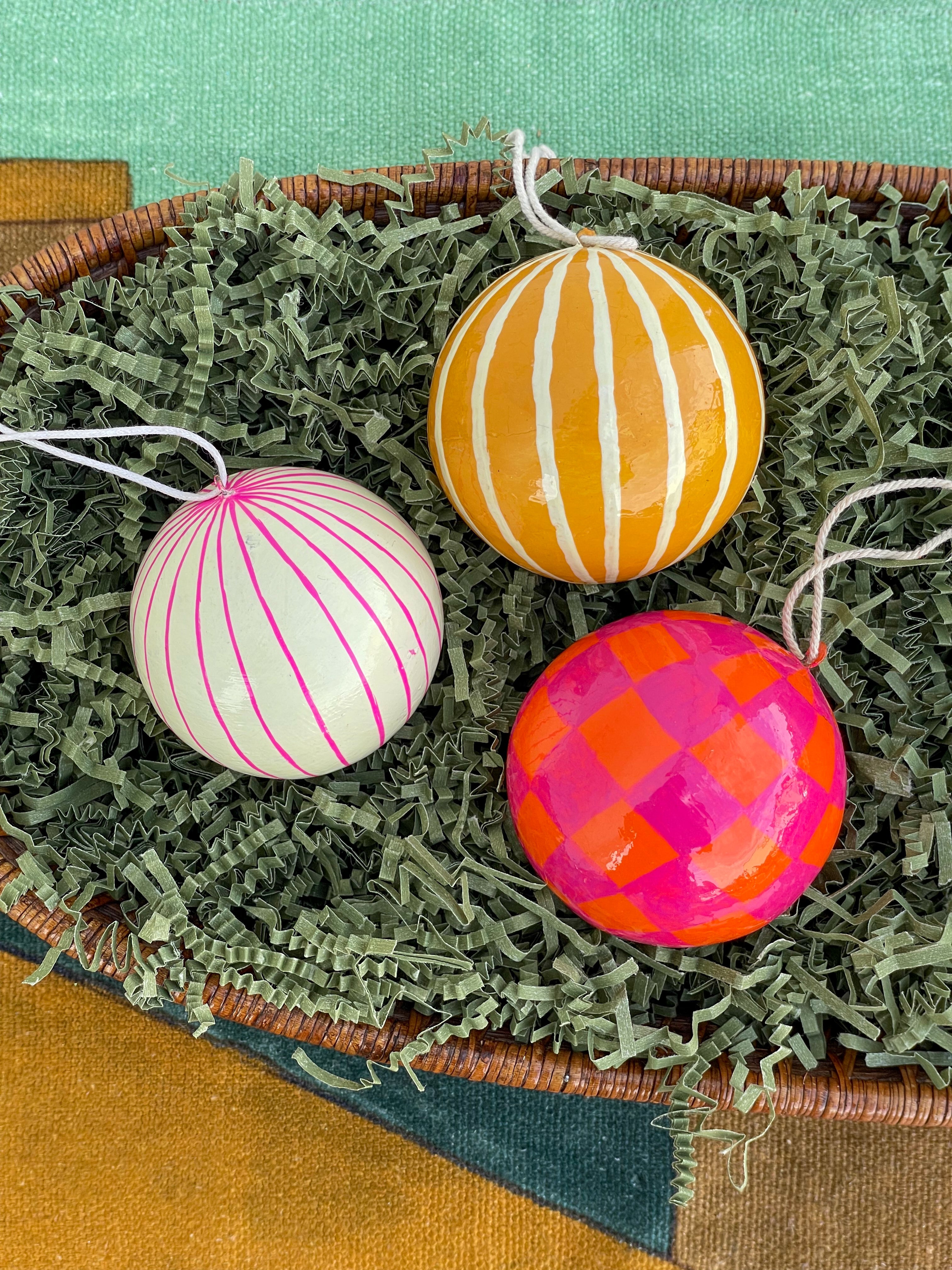 Papier-mâché Bauble Stripe Pink