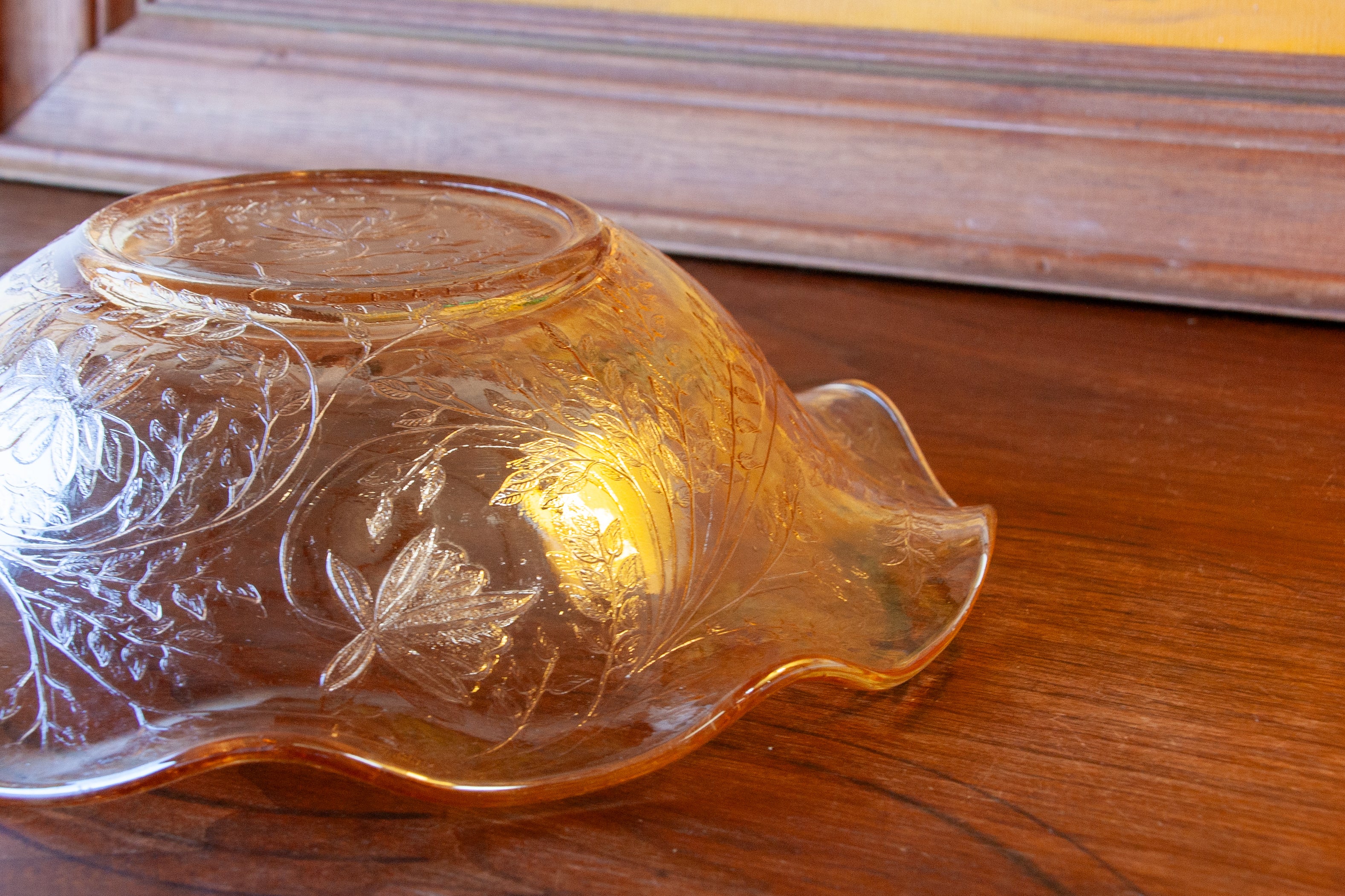Floragold Ruffled Bowl (Medium)